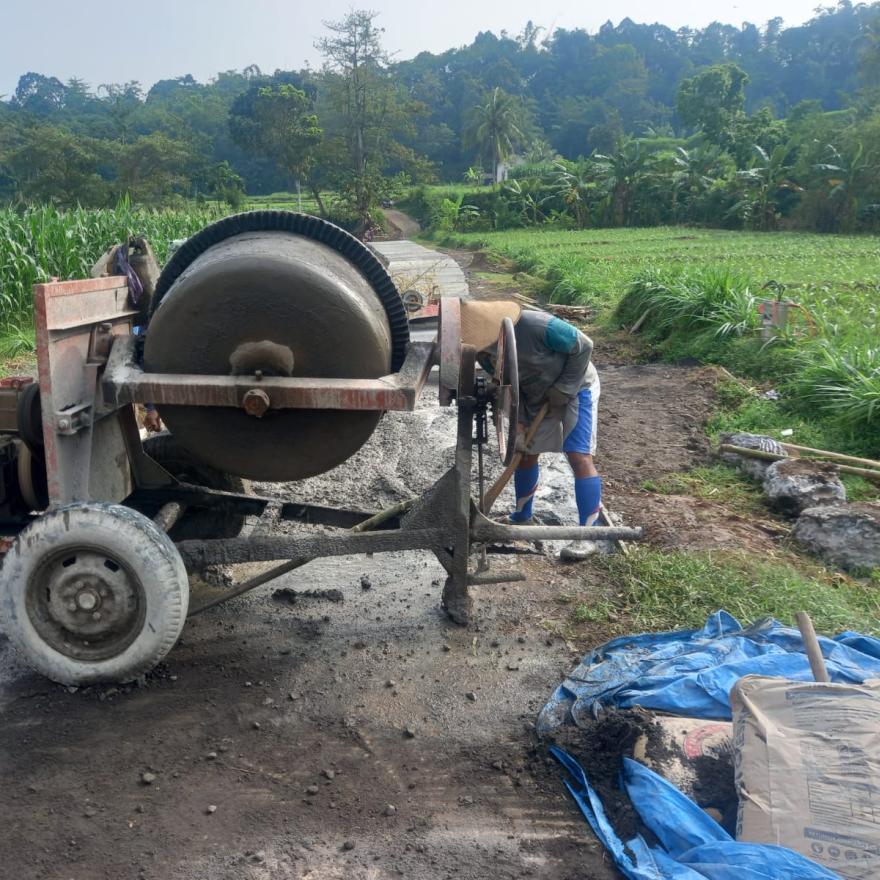 PEMBANGUNAN JALAN USAHA TANI (JUT) NGASEM - KEDUNG PASO DESA PLAJAN TAHUN 2024