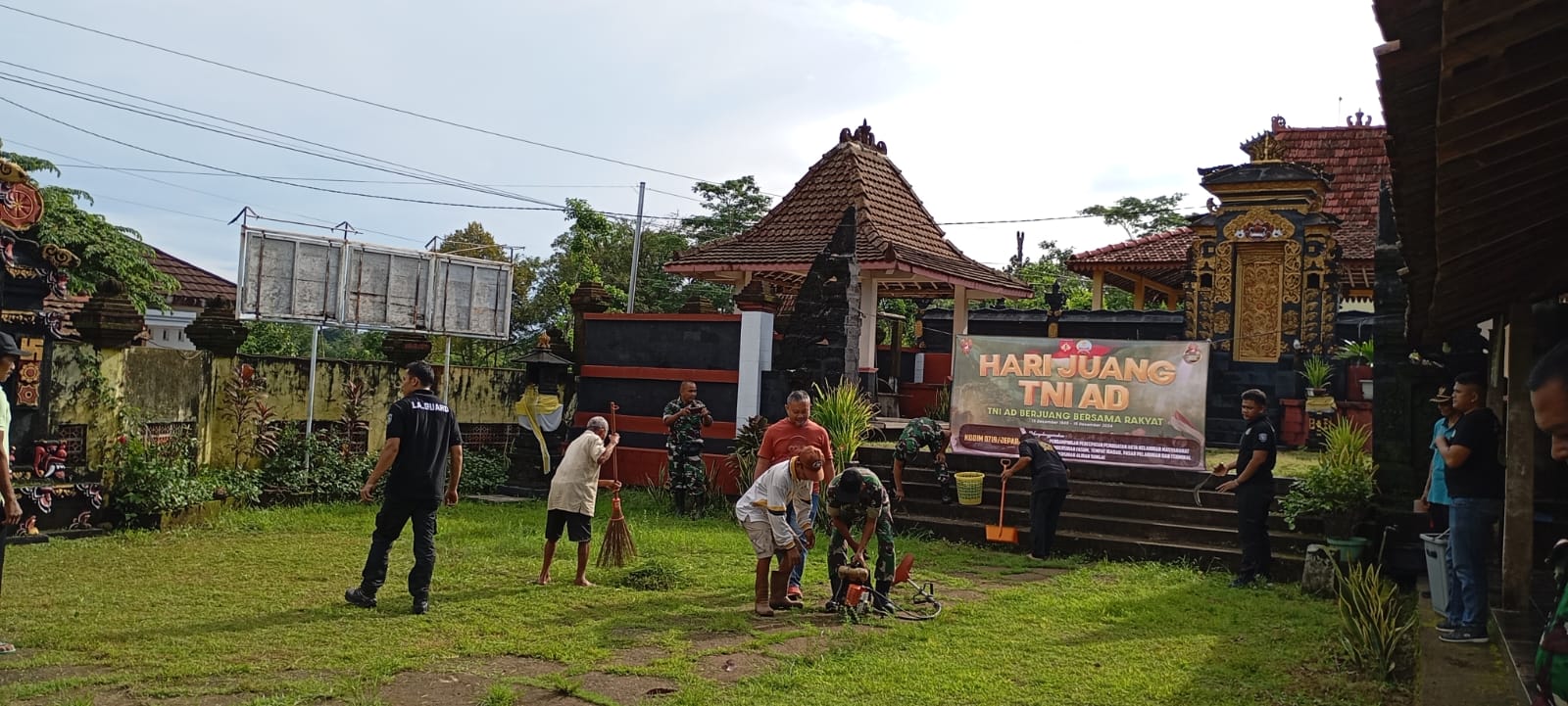 Kerja Bakti Rumah Ibadah Oleh TNI Angakatan Darat Dalam Rangka Hari Juang